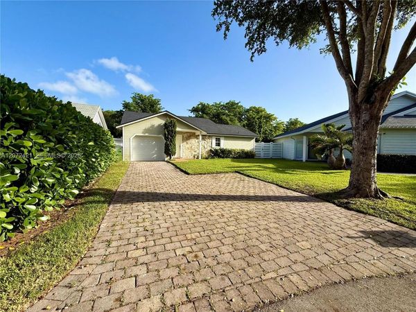 14353 SW 150th Ter , Miami, FL 33186