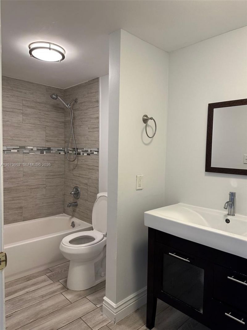 18875 NW 62nd Ave , Unit 115, Hialeah, FL 33015 Photo