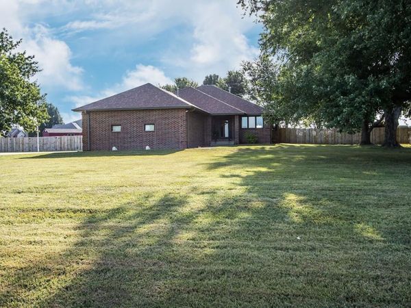 1002 S Hunt Road , Willard, MO 65781