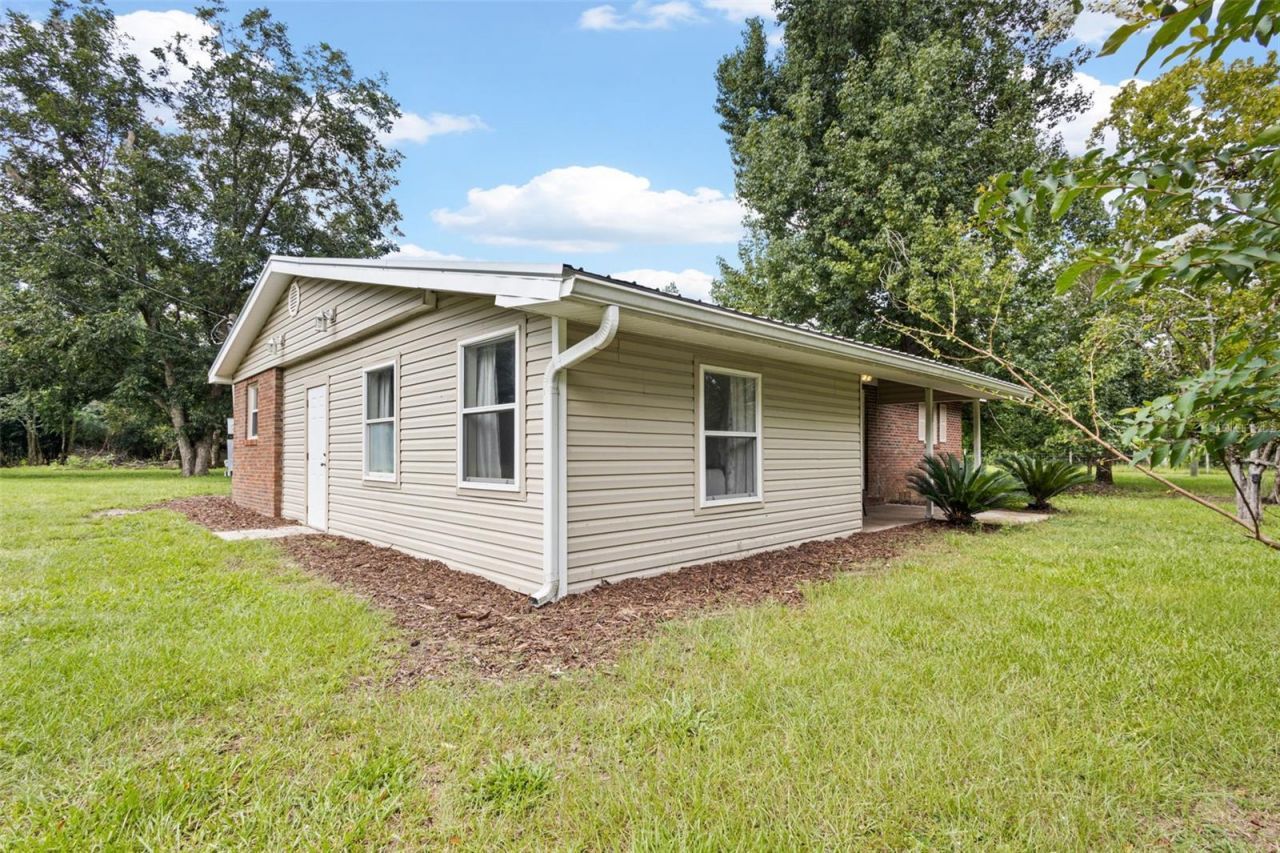 15518 192nd Street , O Brien, FL 32071 Photo
