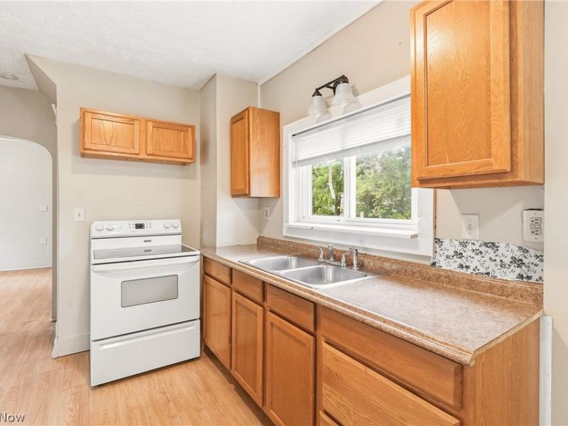 285 Sumner Court, Akron, OH 44311 Photo 12