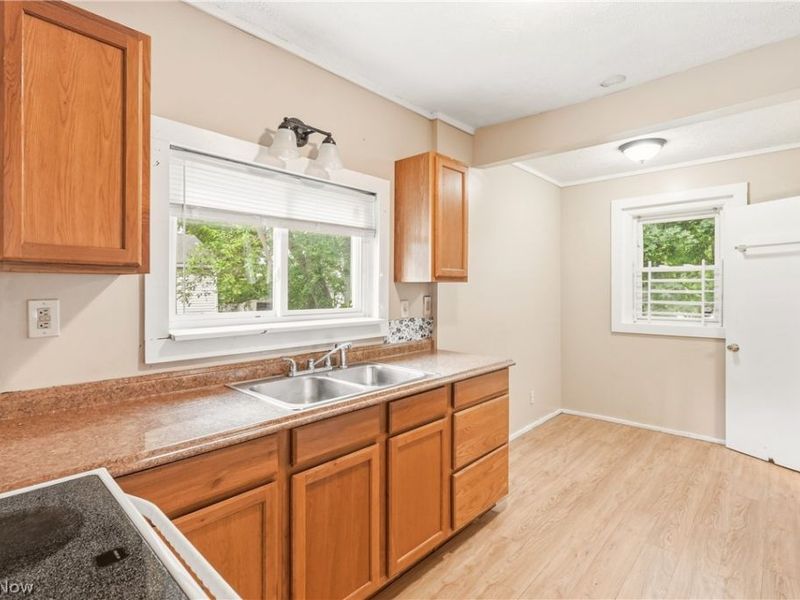 285 Sumner Court, Akron, OH 44311 Photo 13