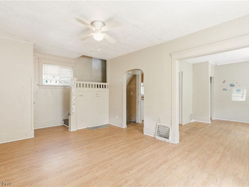 285 Sumner Court, Akron, OH 44311 Photo 2
