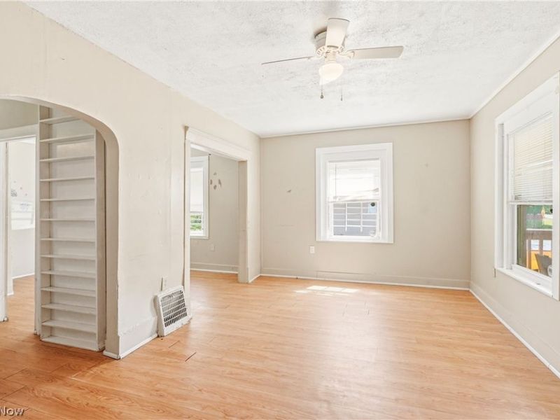 285 Sumner Court, Akron, OH 44311 Photo 4