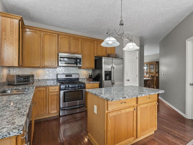 717 Preston Trails Drive , Pickerington, OH 43147 Photo 11