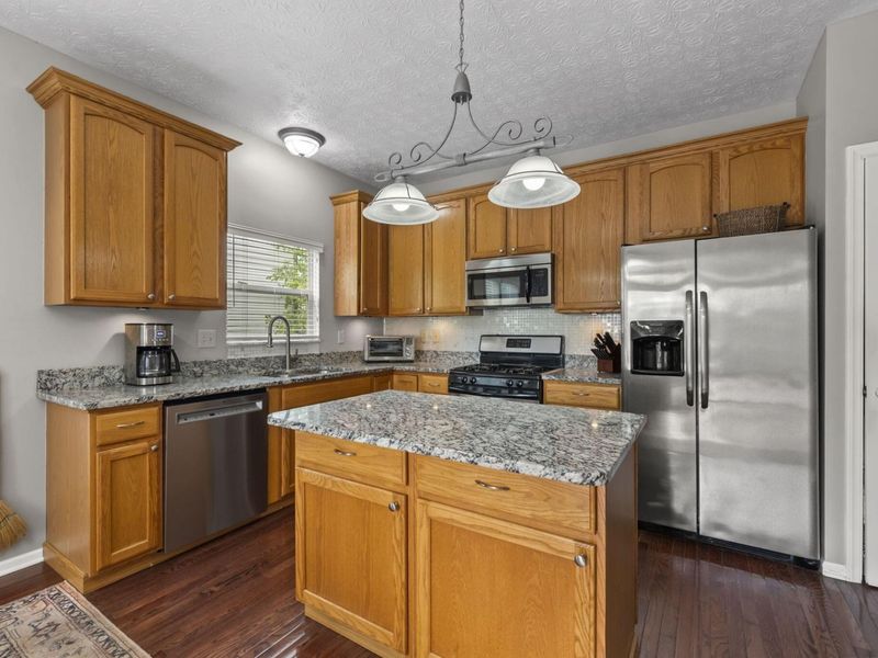 717 Preston Trails Drive , Pickerington, OH 43147 Photo 13