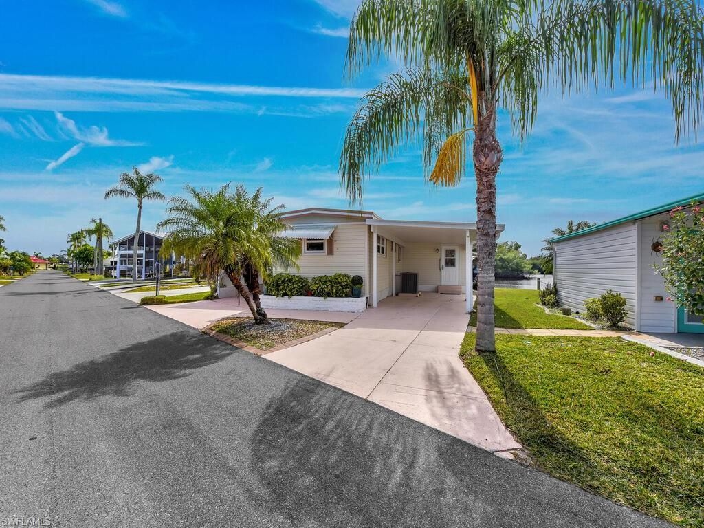 37 Channel Ln , Fort Myers, FL 33905 Photo