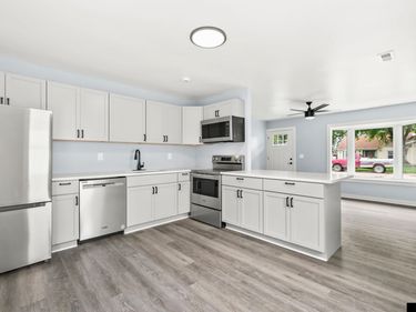 1318 Lindwood Drive, Carter Lake, IA 51510