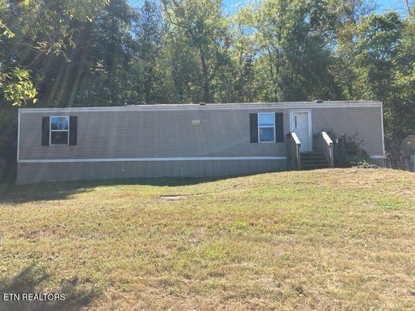 112 Stiner Shores Rd, Sharps Chapel, TN 37866