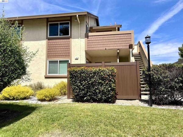 136 Hackamore Ln, Fremont, CA 94539