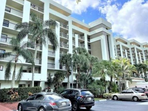 7050 NW 44TH Street, Unit 403, Lauderhill, FL 33319