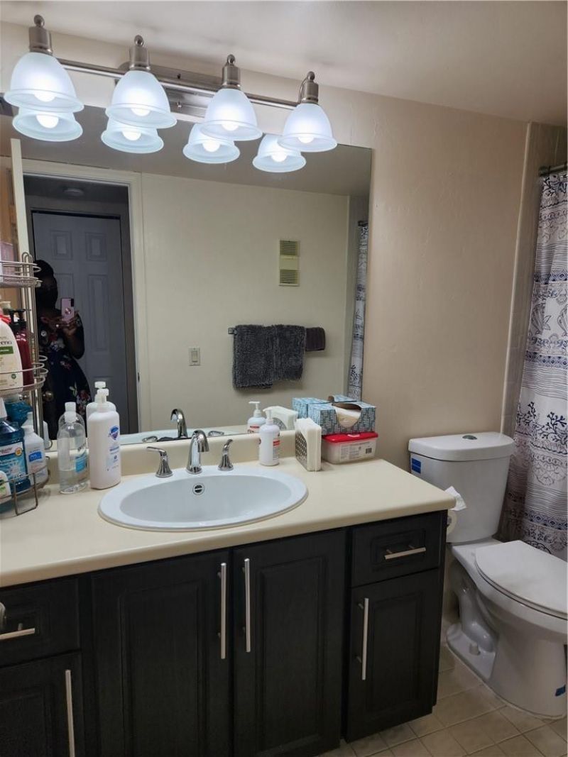 7050 NW 44th Street, Unit 403, Lauderhill, FL 33319 Photo