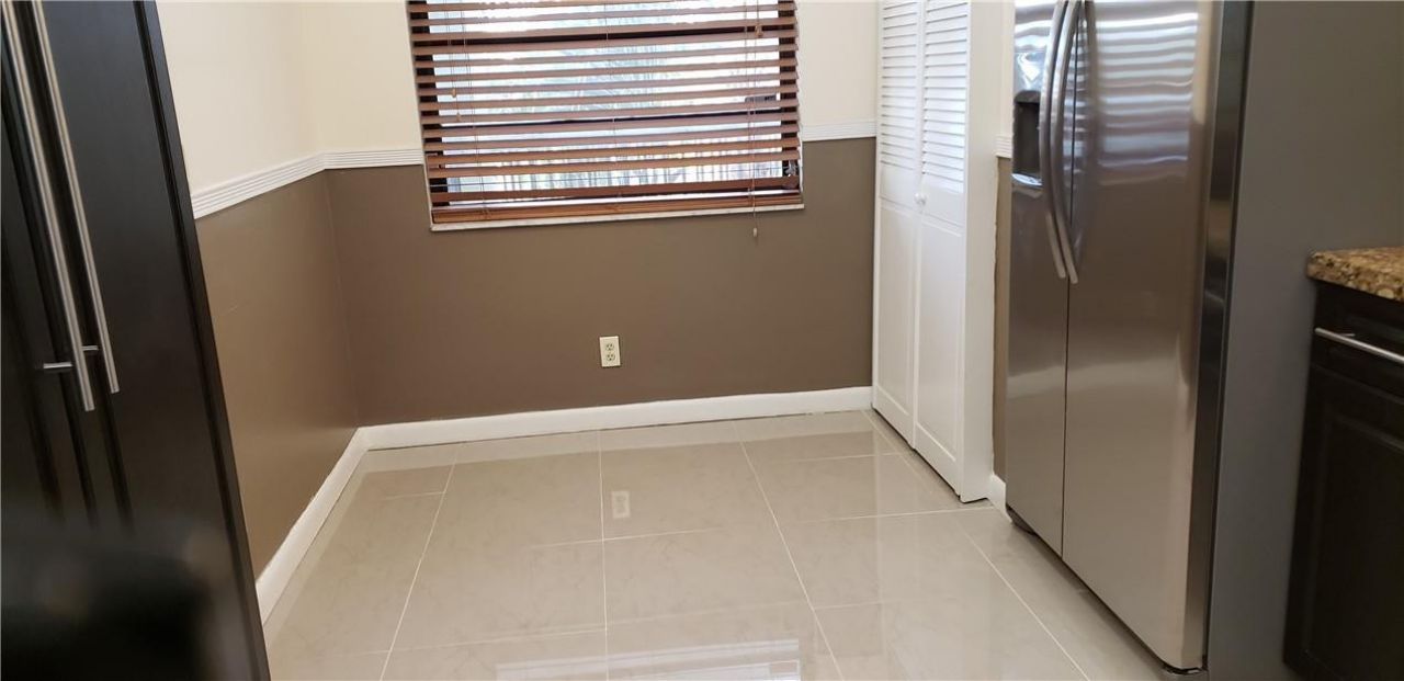 7050 NW 44th Street, Unit 403, Lauderhill, FL 33319 Photo