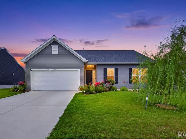22707 Danison Drive, Warrenton, MO 63383