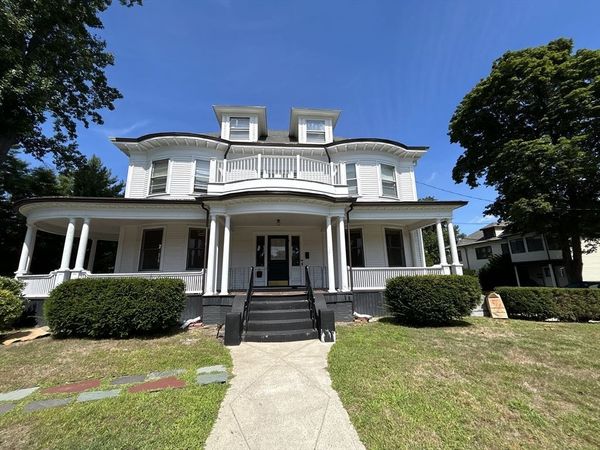 79 Church St, Unit 1, Winchester, MA 01890