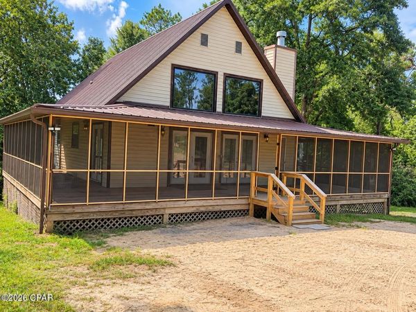 1029 Putnam Avenue, Alford, FL 32420