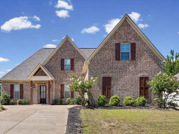 910 Sayward Ln, Oxford, MS 38655