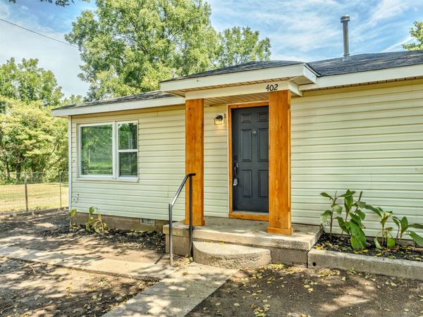 402 S Harrison Avenue , Cushing, OK 74023