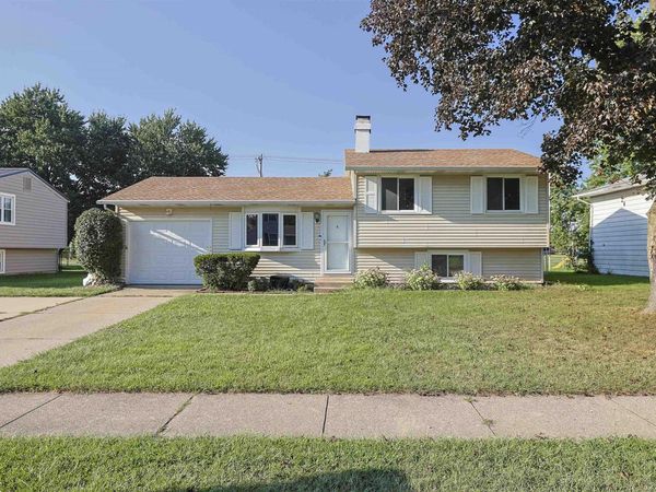 2934 Colonial Drive, Mishawaka, IN 46544