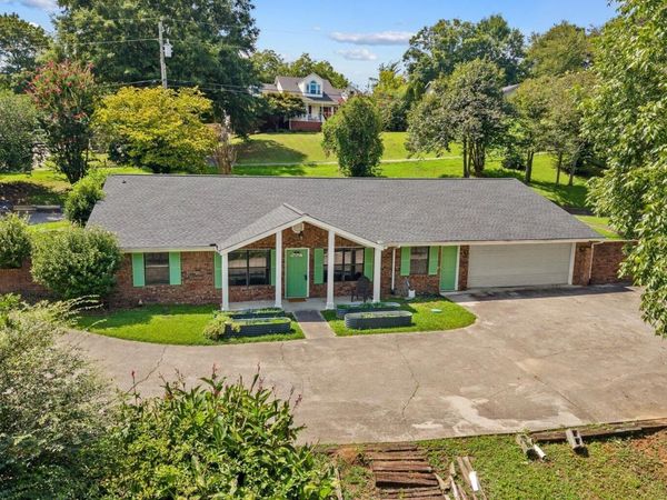 2502 E Hillview Drive, Dalton, GA 30721