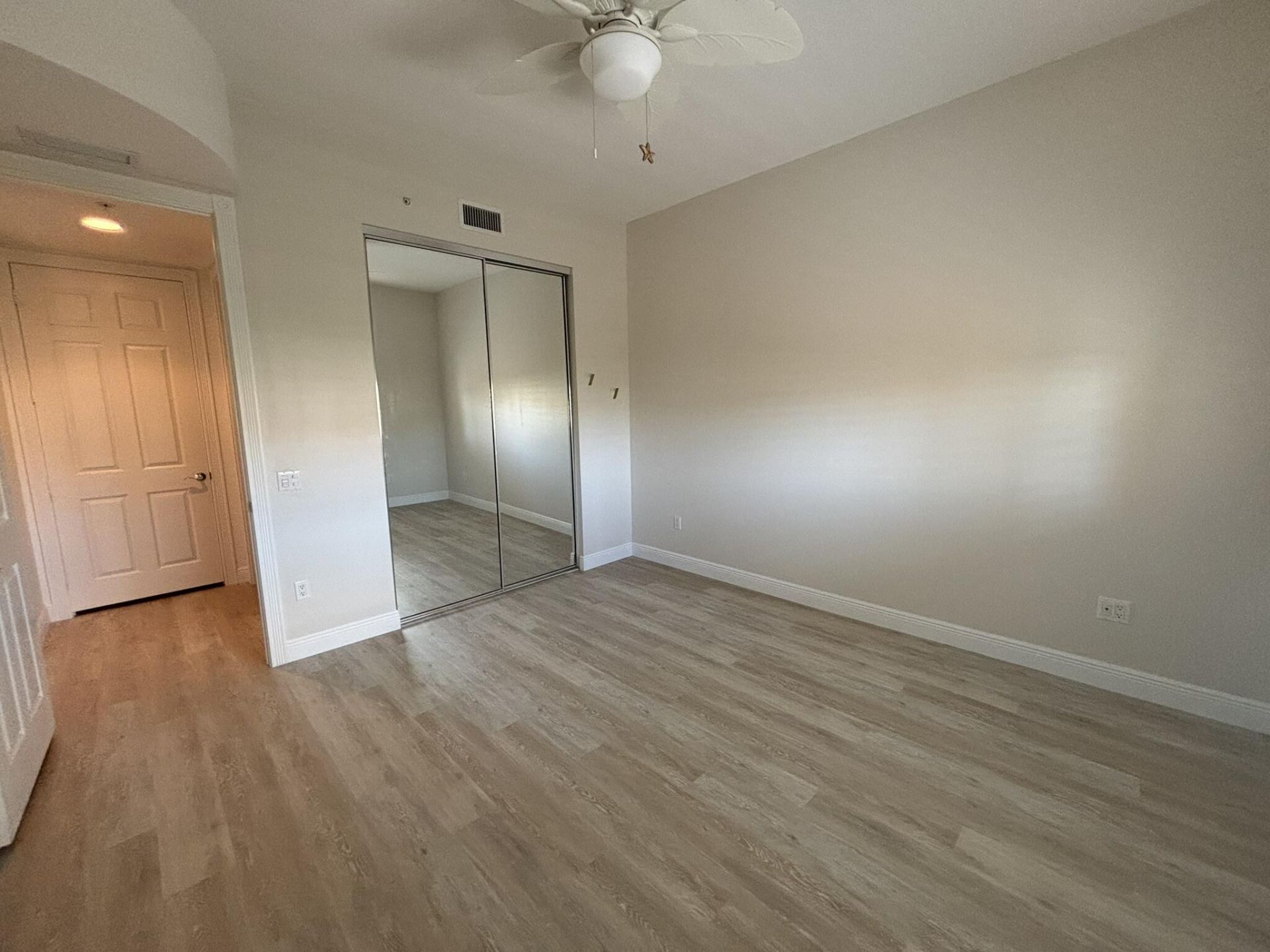 7 Harbour Isle Drive E, Unit 304, Fort Pierce, FL 34949 Photo