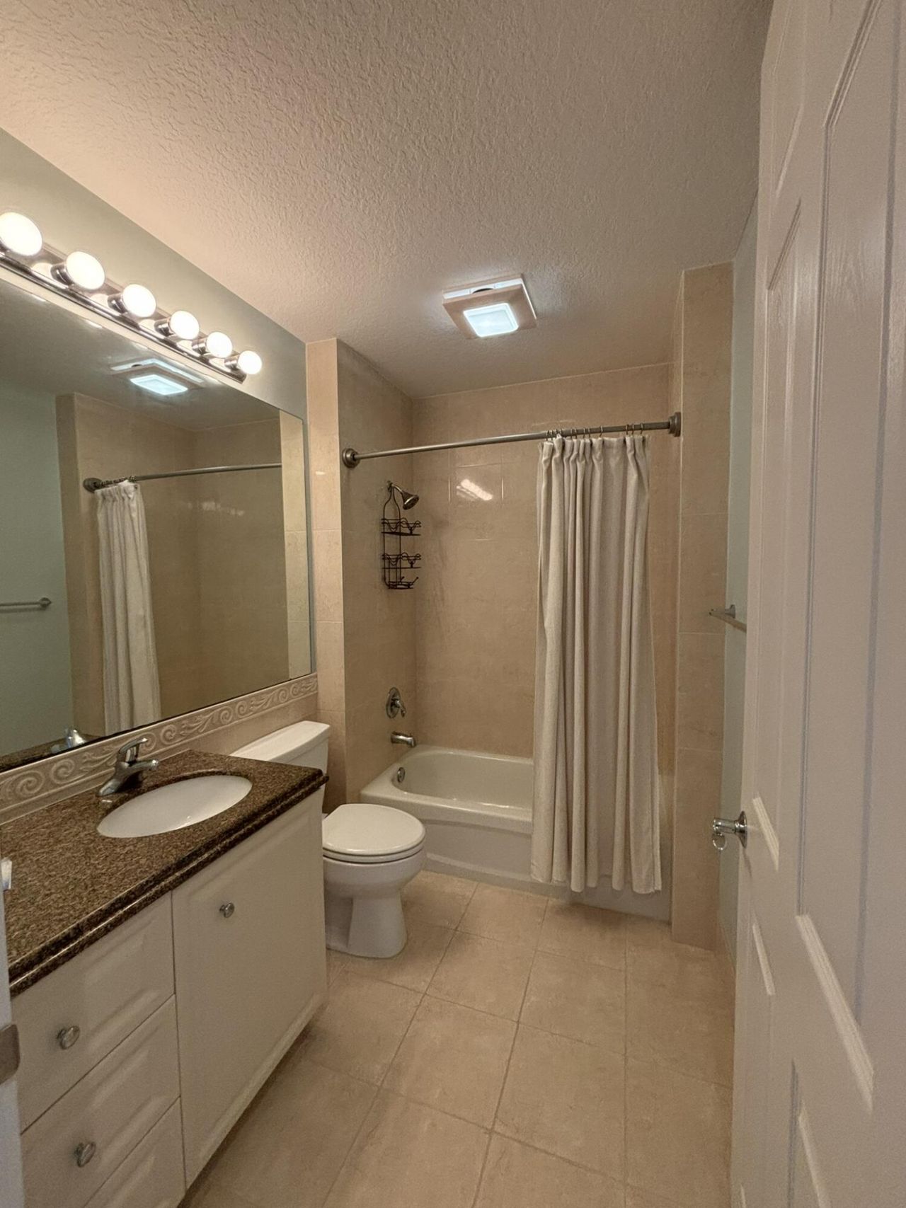 7 Harbour Isle Drive E, Unit 304, Fort Pierce, FL 34949 Photo