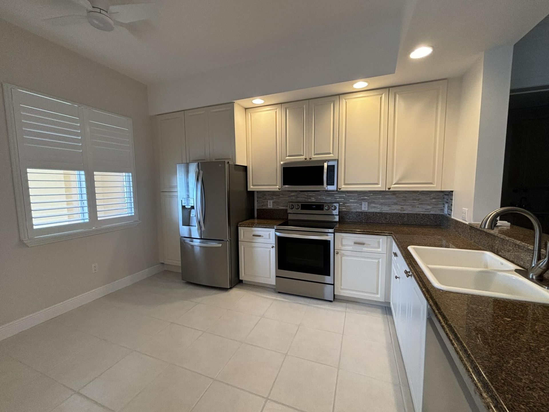 7 Harbour Isle Drive E, Unit 304, Fort Pierce, FL 34949 Photo