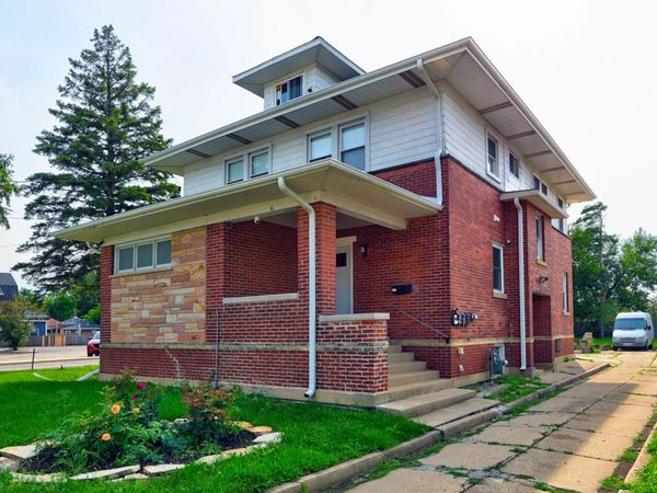 6 S Monterey Avenue, Unit A, Villa Park, IL 60181