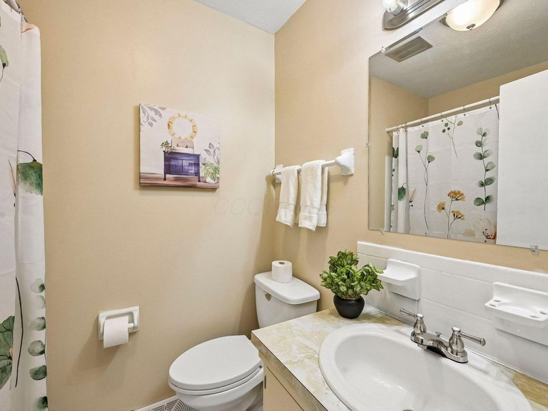 402 Worman Drive, Columbus, OH 43230 Photo 38