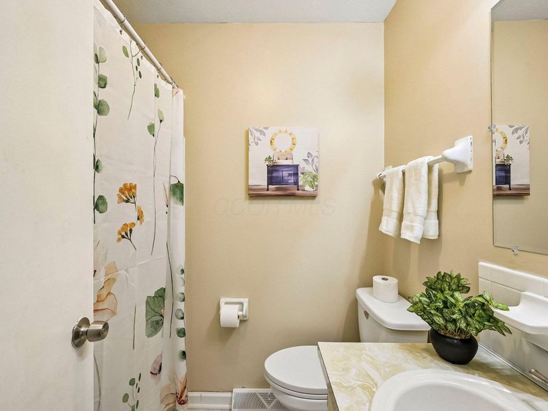 402 Worman Drive, Columbus, OH 43230 Photo 39