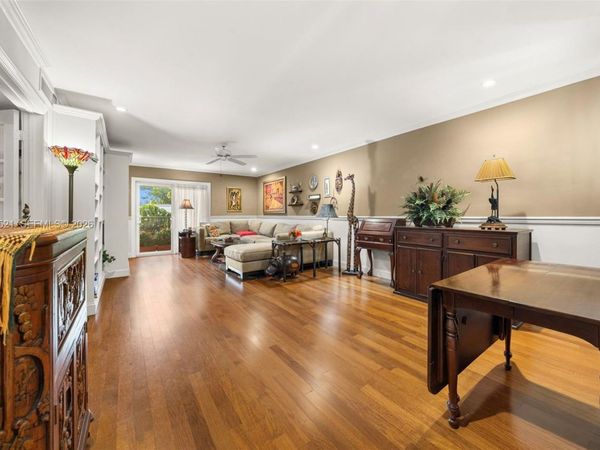 6815 Edgewater Dr, Unit 202, Coral Gables, FL 33133
