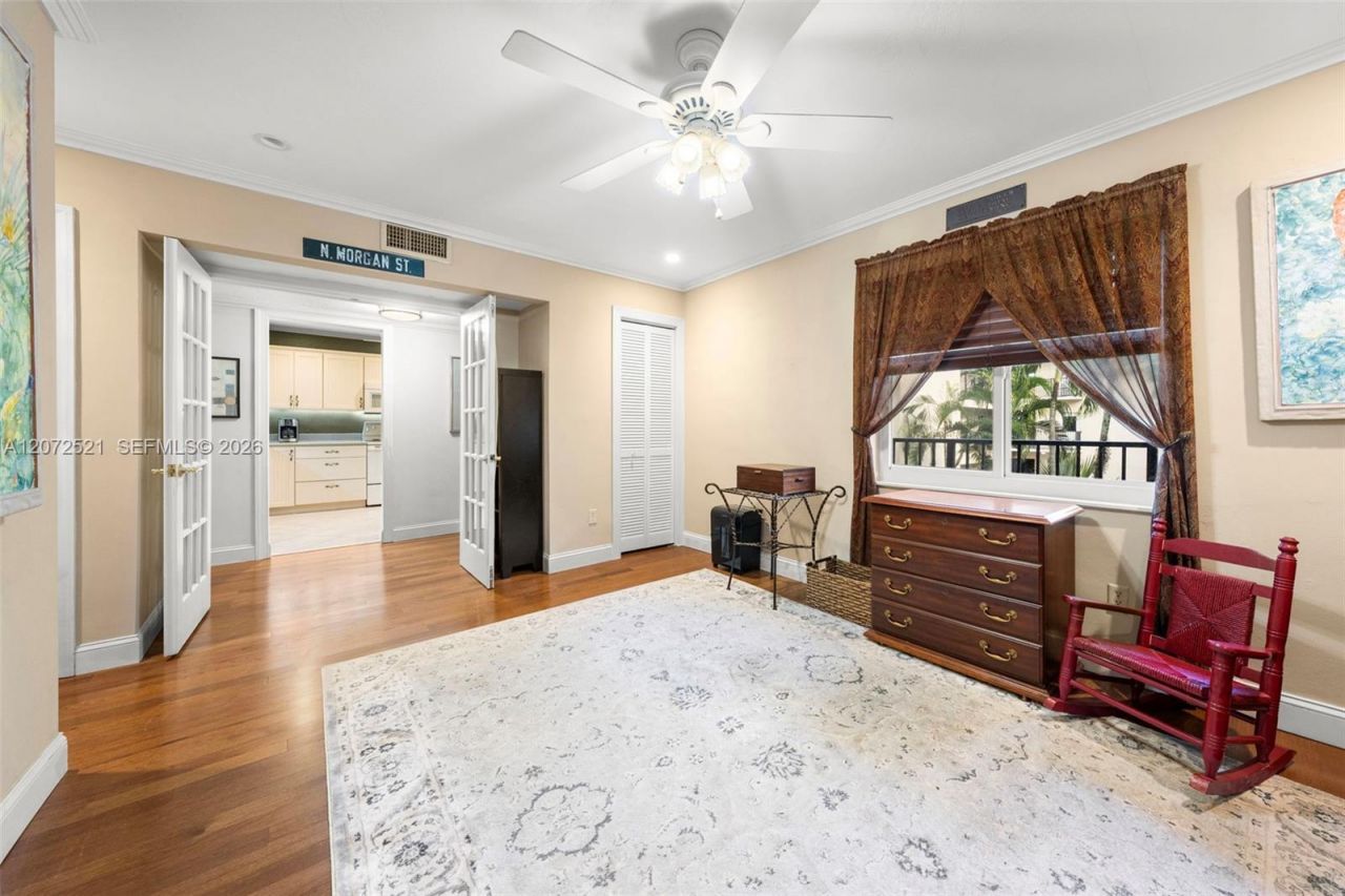 6815 Edgewater Dr, Unit 202, Coral Gables, FL 33133 Photo