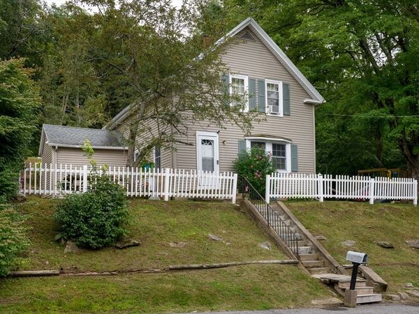 62 Grove St, Spencer, MA 01562
