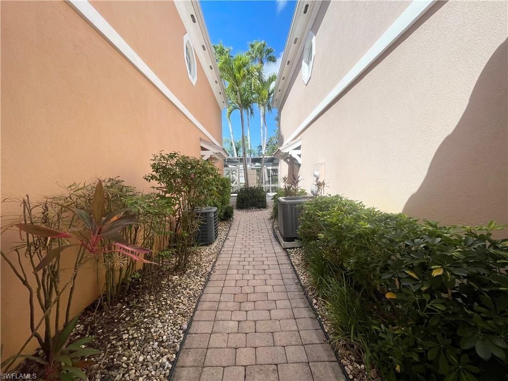 5325 Cove Cir, Naples, FL 34119 Photo