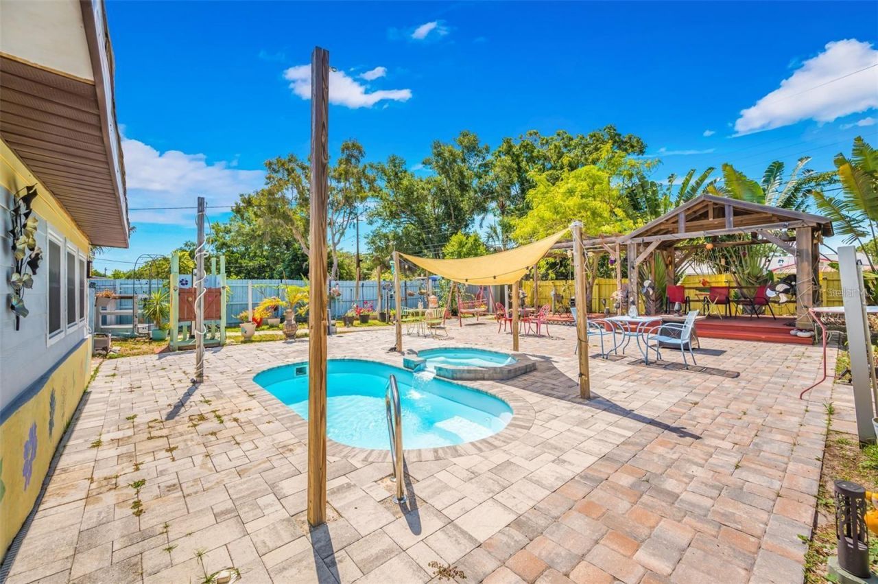 1572 77th Avenue N, Saint Petersburg, FL 33702 Photo