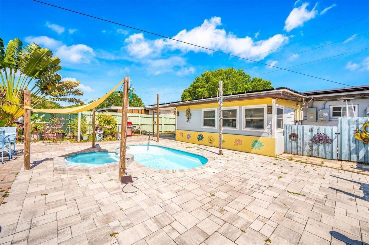 1572 77th Avenue N, Saint Petersburg, FL 33702 Photo