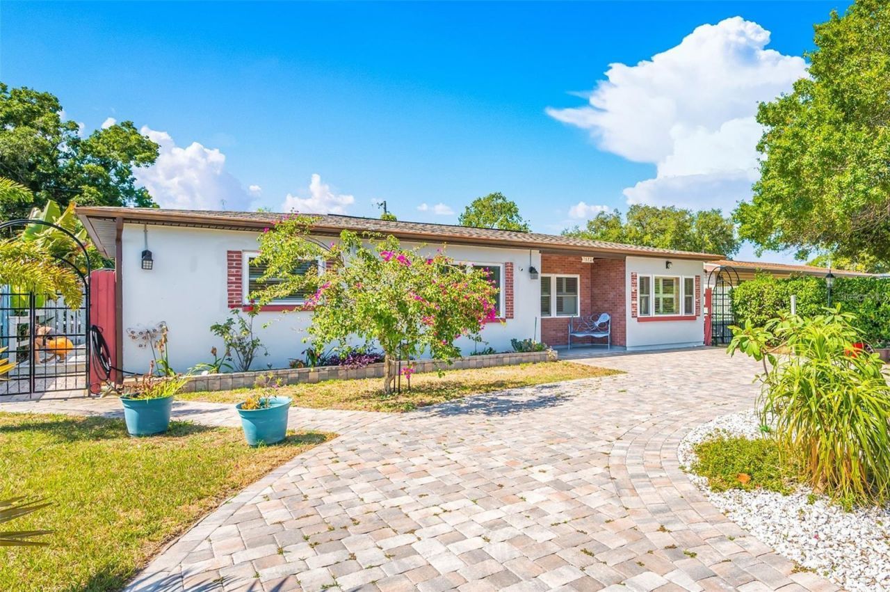 1572 77th Avenue N, Saint Petersburg, FL 33702 Photo