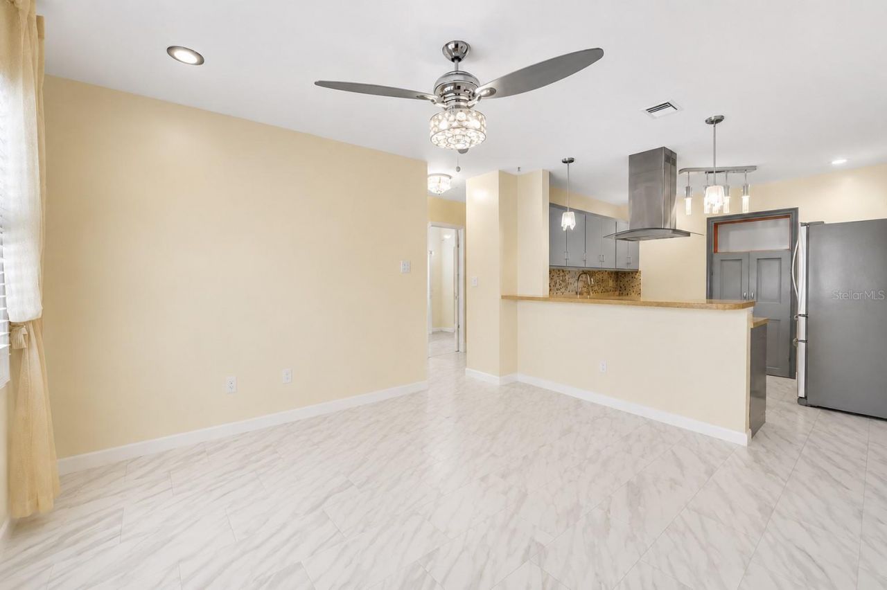 1572 77th Avenue N, Saint Petersburg, FL 33702 Photo