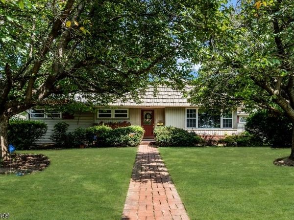 221 Ohio Ave, Pohatcong, NJ 08865