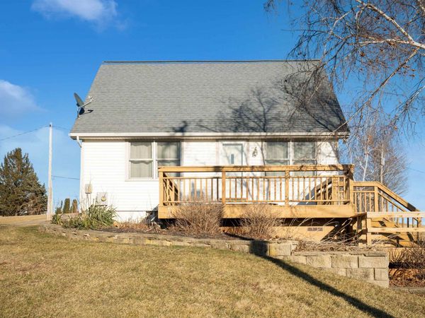 121 S Main Street, La Motte, IA 52054