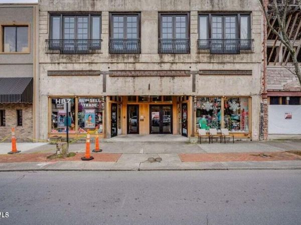 217 Broad Street, Unit Apt 300, Kingsport, TN 37660