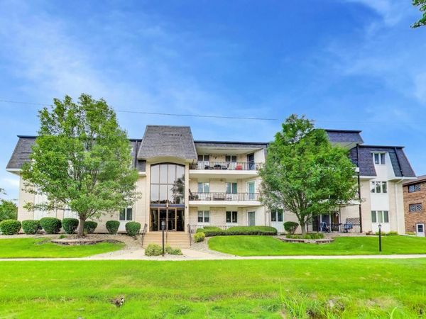 18559 Escanaba Avenue , Unit 101, Lansing, IL 60438