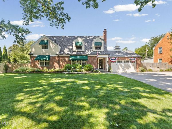 2911 Middlesex Drive, Toledo, OH 43606