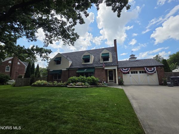 2911 Middlesex Drive, Toledo, OH 43606