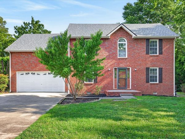 402 Pointe Clear Dr , Smyrna, TN 37167