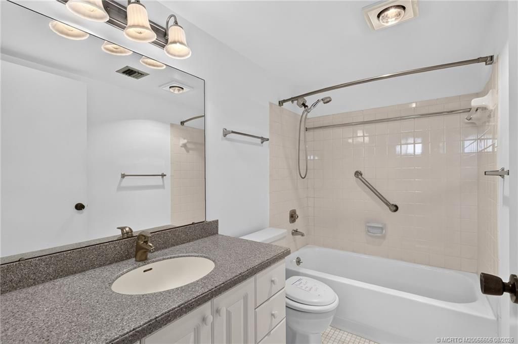 1950 SW Palm City Road , Unit 14-302, Stuart, FL 34994 Photo