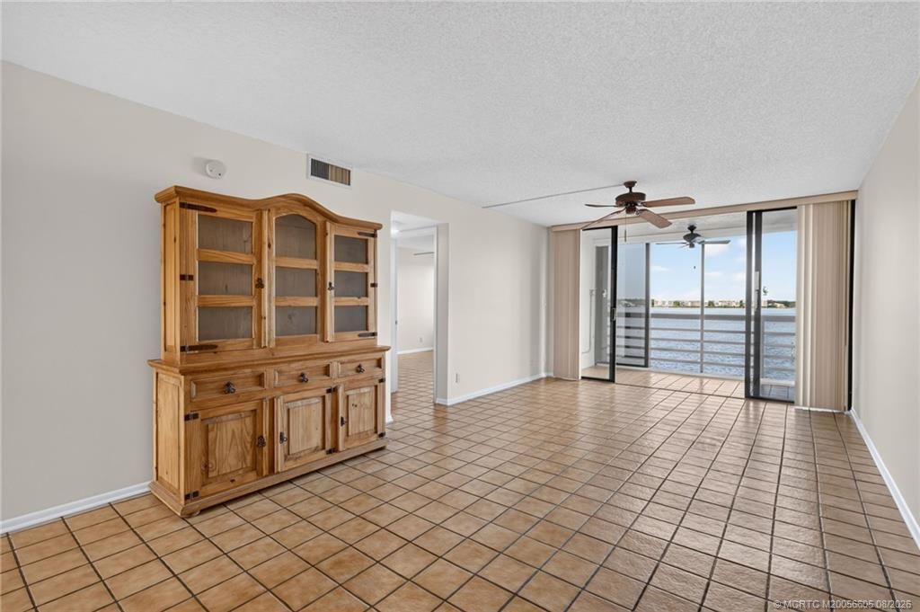 1950 SW Palm City Road , Unit 14-302, Stuart, FL 34994 Photo