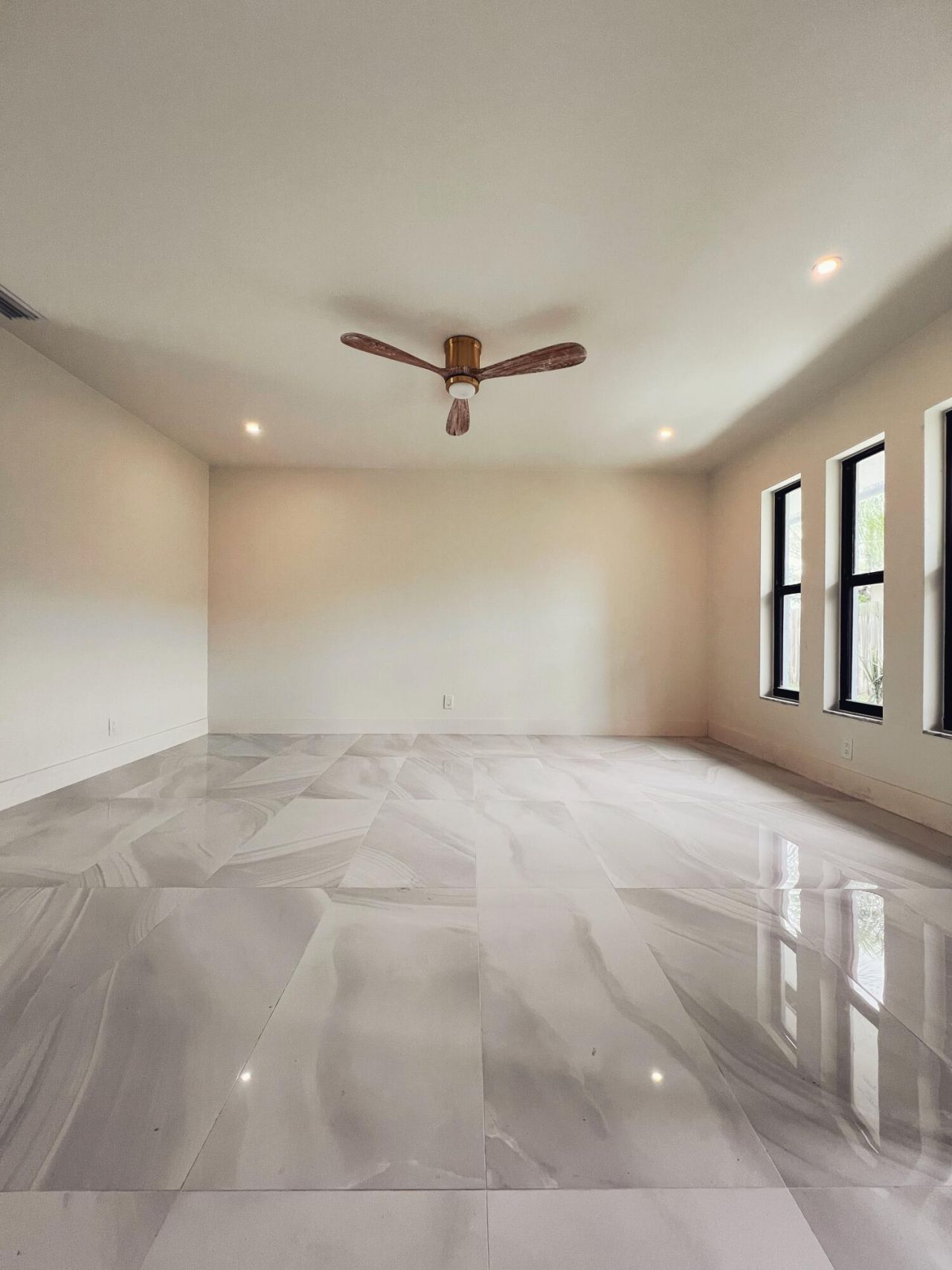 9287 Sunrise Drive, West Palm Beach, FL 33403 Photo