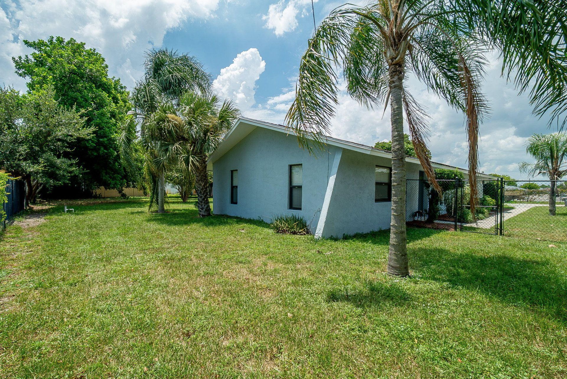 9287 Sunrise Drive, West Palm Beach, FL 33403 Photo