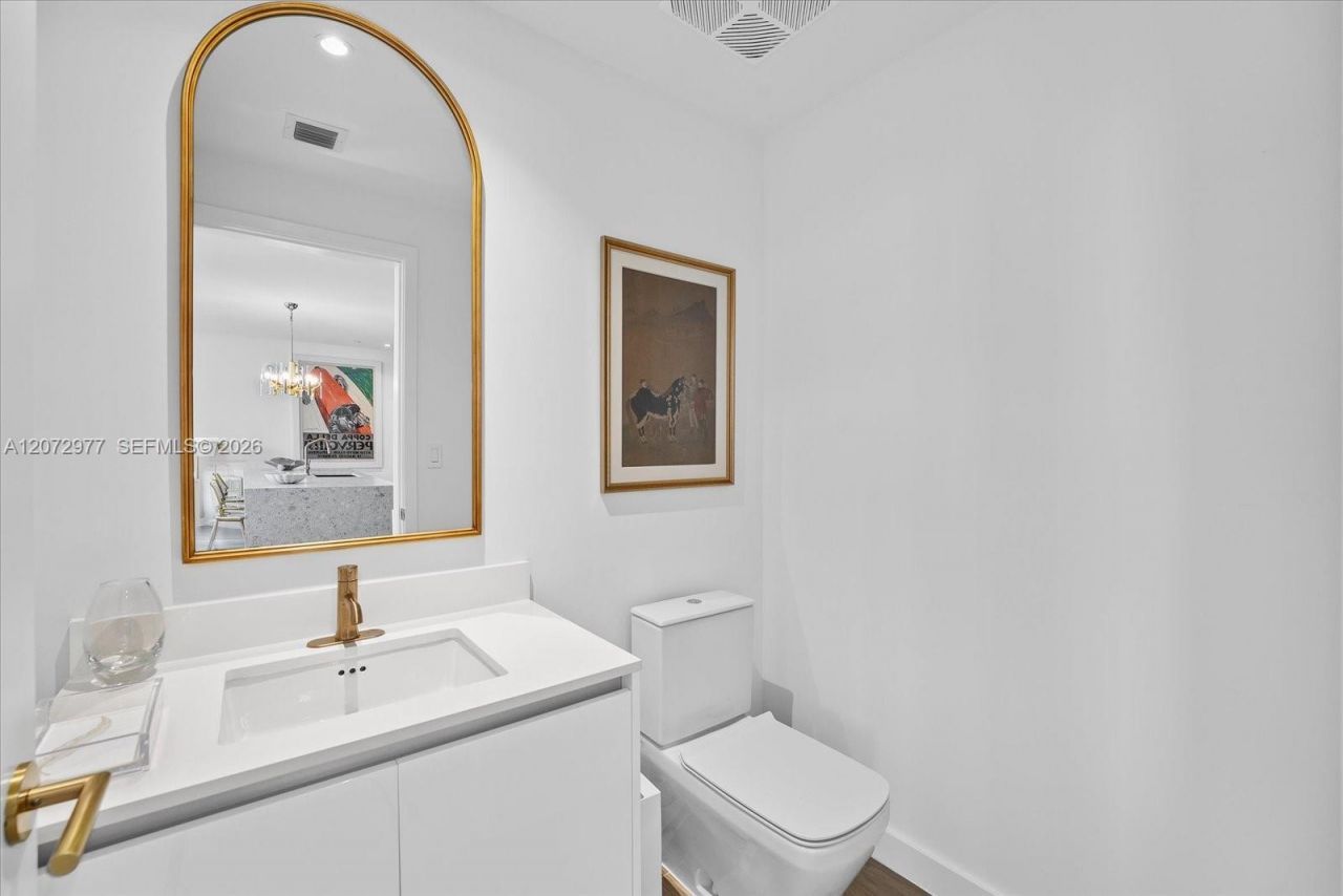 2678 Tigertail Ave , Unit 1508, Miami, FL 33133 Photo